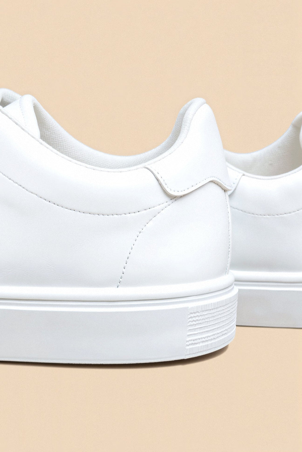 NOBA Classic Sneaker